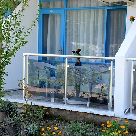 Garden Butik فندق كوشاداسيه
